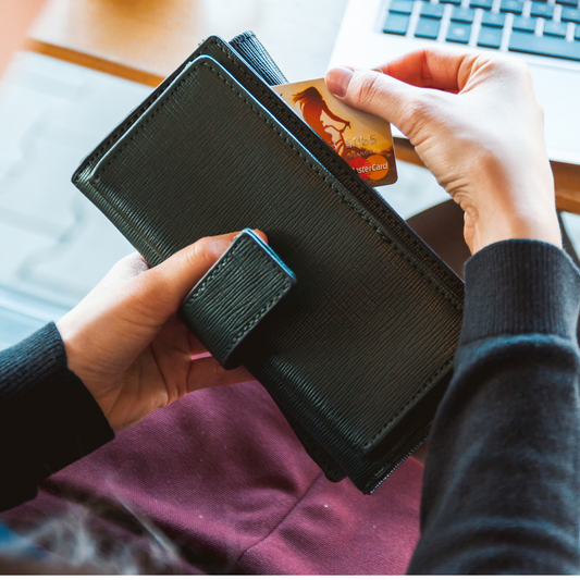 Securing Your Essentials: The Role of RFID Technology in Leather Wallets